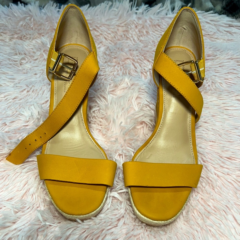 7.5M Antonia Melanie mustard wedge heels sandal